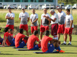 Série B: Náutico volta aos treinos e Givanildo mostra otimismo