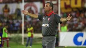 Ceará mira contratação de técnico de rival da Série B