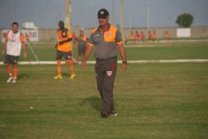 Série B: Mazola despista sobre renovação com o CRB em última coletiva