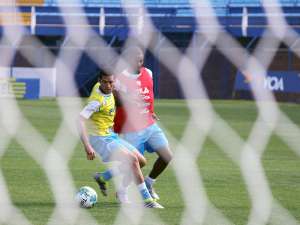 Série B: Meia do Avaí não consegue esconder a felicidade após o acesso