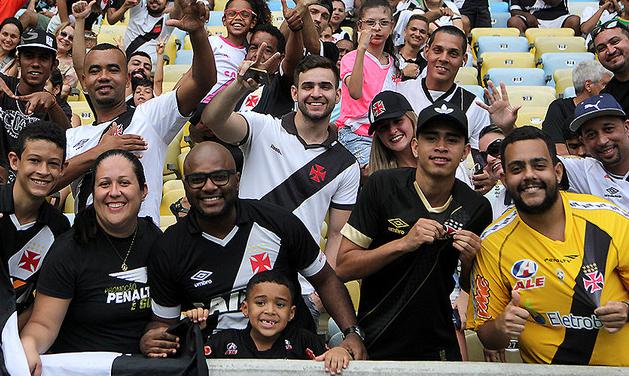 Torcida do Vasco promete protesto ao final do jogo, mesmo com acesso ou não do time carioca