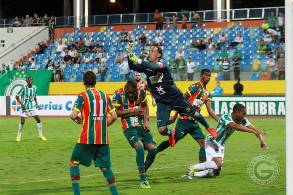 Goiás vence o Sampaio na despedida da série B. Foto: goiasec.com.br