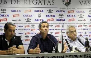 Em entrevista coletiva, Eurico Miranda anuncia saída de Jorginho do Vasco