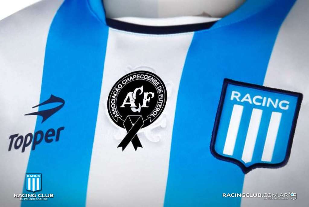  Racing vai usar uma camisa com o logo da Chapecoense em preto e branco no centro da camisa