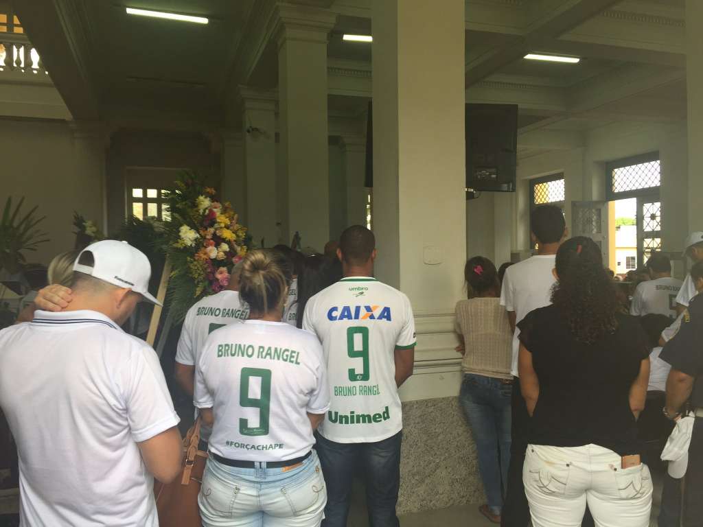 Corpo do jogador Bruno Rangel é velado em Campos dos Goytacazes 2 0002050213093 img