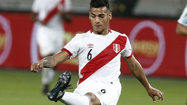 Flamengo admite interesse em companheiro de Guerrero na seleção peruana