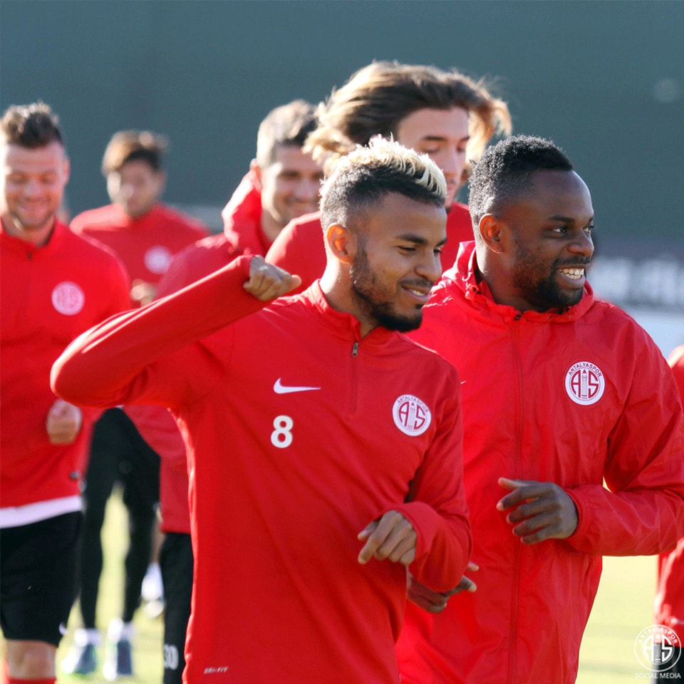 Turco: Danilo elogia Antalyaspor após vitória sobre Fenerbahce: ‘Momento muito bom’