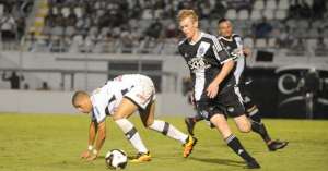 Cruzeiro ajuda e Chapecoense acerta com Douglas Grolli, ex-Ponte