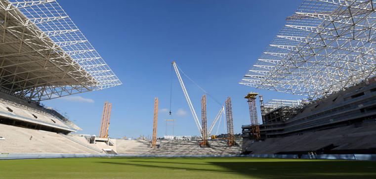 Os números da construção do Itaquerão são conflitivos, simplesmente não batem. Estádio virou mico para finanças do clube