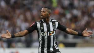 Após faltar de jogo beneficiente, Robinho reclama de especulações que o ligam ao Santos