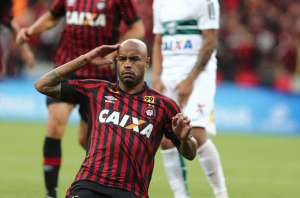 Ex-zagueiro de Corinthians e Palmeiras, Thiago Heleno é oferecido ao Atlético-MG