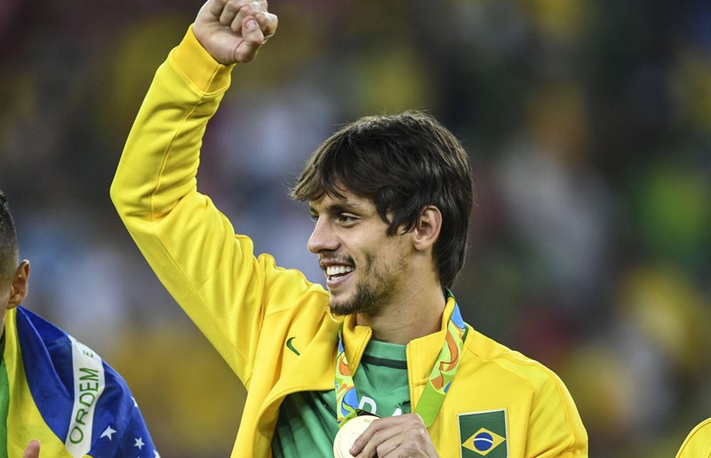 Rodrigo Caio foi campeão olímpico com a Seleção Brasileira (Foto: William Lucas/Inovafoto) 