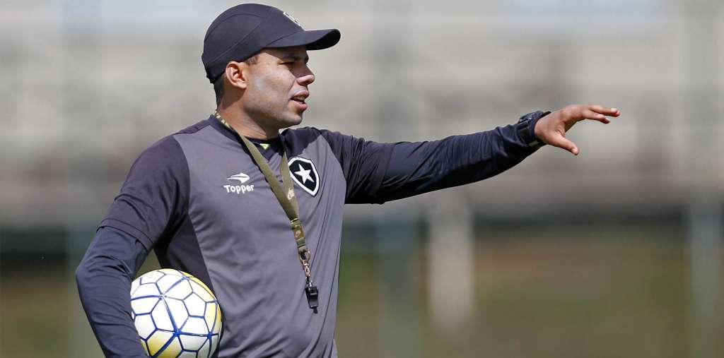 Jair Ventura seguirá no Botafogo em 2017