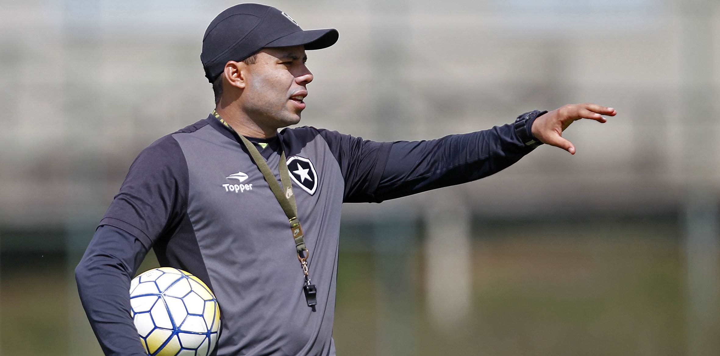 Jair Ventura renova por dois anos com o Botafogo: ‘Prezo pela gratidão e palavra’