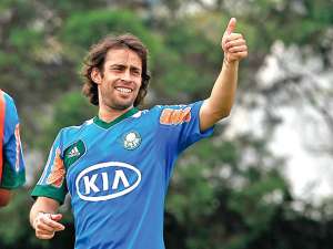 Palmeiras aciona Valdívia na Justiça para não pagar R$ 166 mil