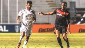 Ponte Preta espera definir renovação com Rhayner antes do Natal