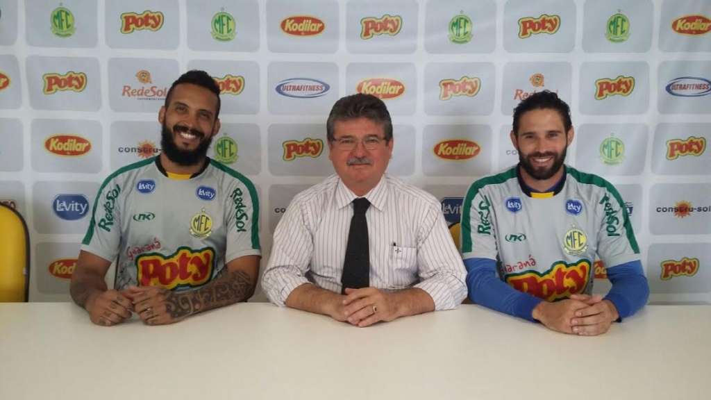 Mirassol apresenta goleiros Douglas e André Zuba para o Paulistão