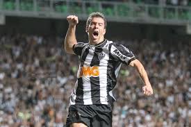 Paulistão: Visto como 'oportunidade', Leandro Donizete pode reforçar o Santos