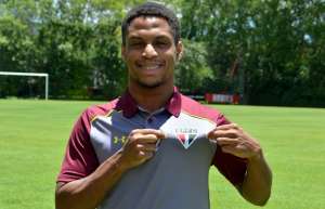 Recordista na base, Foguete renova com São Paulo e espera brilhar no profissional