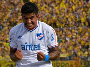 Paulistão: Corinthians não se empolga com Farfán e cogita Polenta