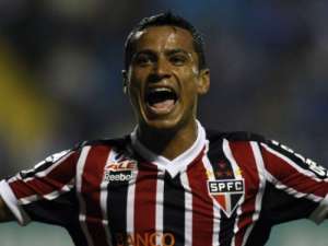 São Paulo chega a acordo com o Flu e anuncia retorno do meia Cícero