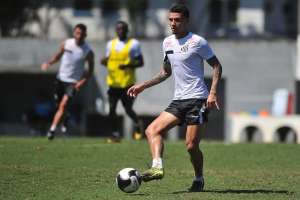 Corinthians estuda troca para ter volante Alison, do Santos