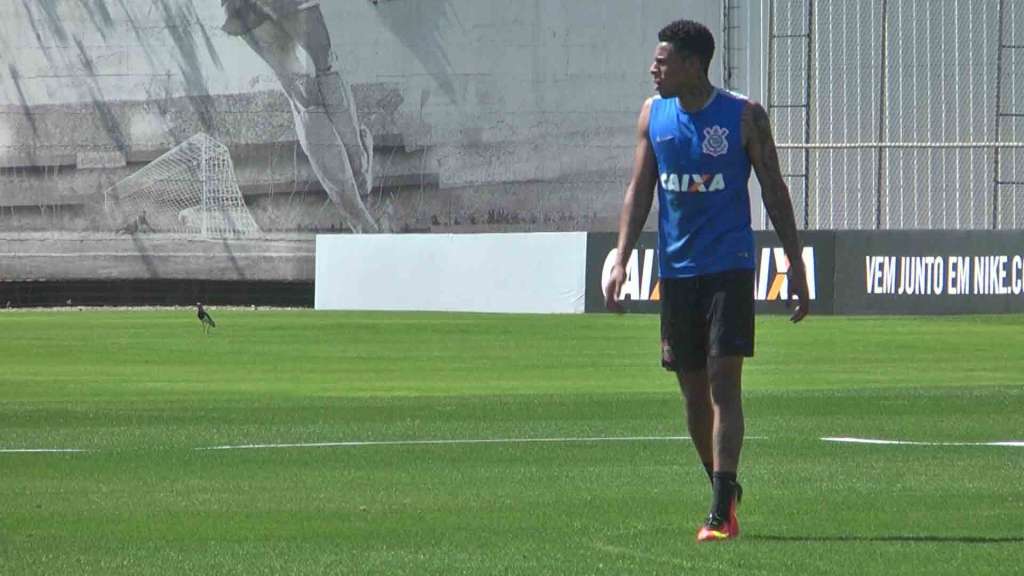 Gustavo chegou do Criciúma cheio de expectativa, mas não vingou no Corinthians