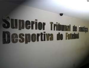 Por multas baixas, Joinville, Guará e mais cinco são suspensos de competições da CBF