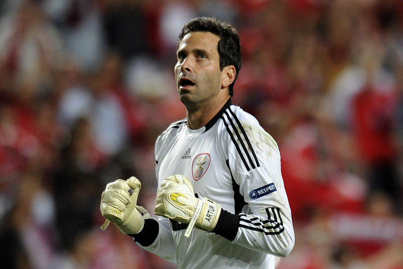 Ex-Roma e Benfica, goleiro Artur Moraes deve pintar na Chapecoense