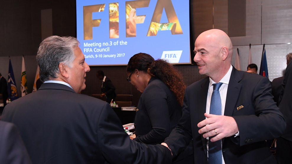 Fifa volta a cobrar mudanças na CBF, mas evita falar sobre situação de Del Nero