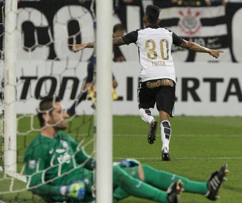 Lucca perdeu espaço no turbulento Corinthians