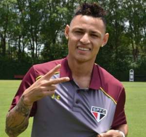 Apresentado no São Paulo, Neilton herda camisa 7 que era de Michel Bastos