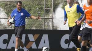 Paulistão: Agora técnico, Carille diz que 'objetivo é fazer o Corinthians jogar bem'