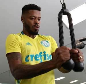 'No Palmeiras tenho tudo para ser feliz', diz Michel Bastos em apresentação