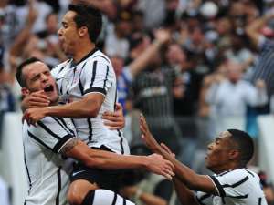 Na mira do Corinthians, Jadson rescinde com time chinês