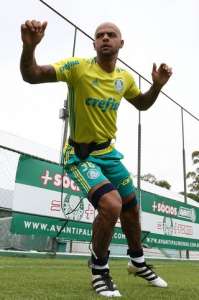 De olho em amistoso, Eduardo Baptista arma Palmeiras com Michel Bastos e sem Felipe Melo