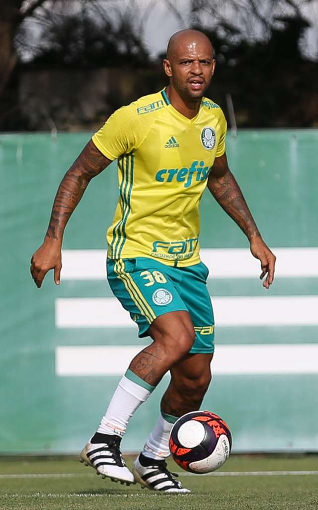 Felipe Melo foi apresentado como reforço do Palmeiras