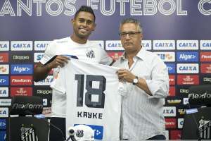 Apresentado oficialmente no Santos, Kayke exalta Ricardo Oliveira