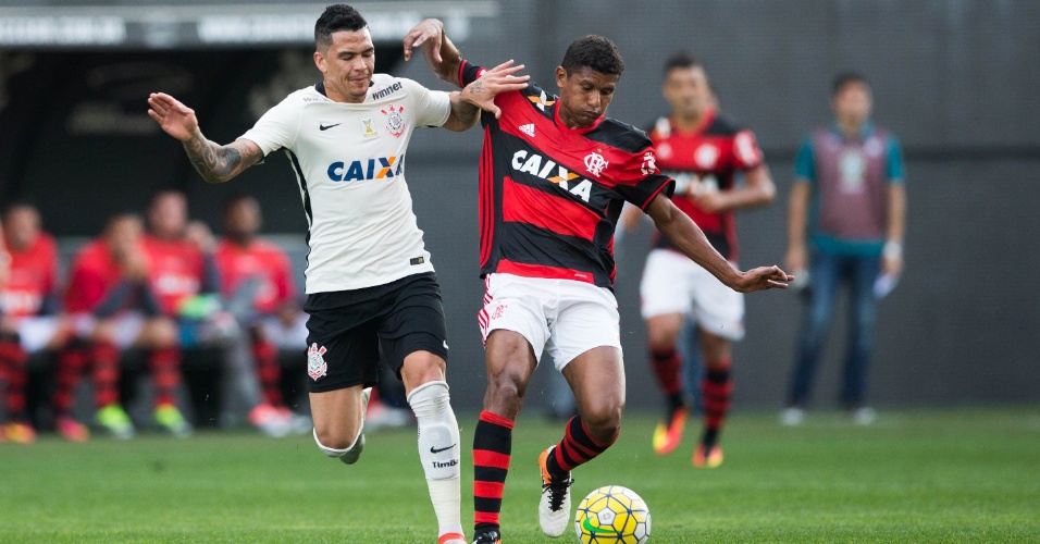 Corinthians e Flamengo estão entre os clubes patrocinados pela Caixa (Foto: Getty Images) 