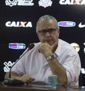 Presidente do conselho nomeia 'comissão suspeita' para avaliar Arena do Corinthians