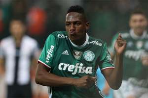 Dirigente do Barcelona ‘costura’ acordo por Mina, do Palmeiras