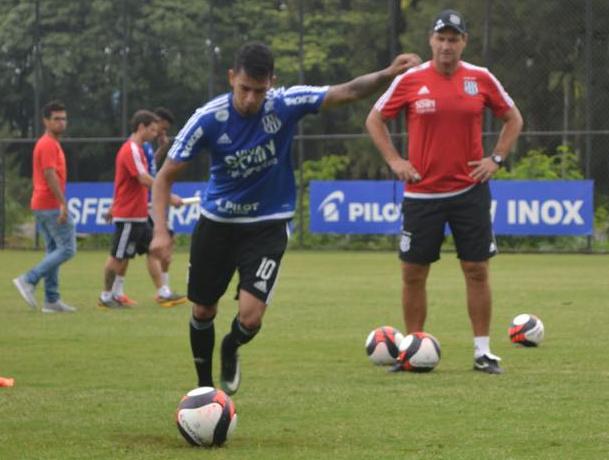 Lucca tem sido o destaque nos treinos da Ponte Preta antes do Paulistão