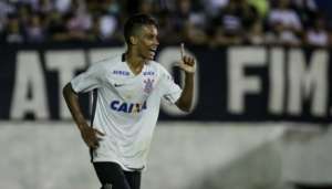 Empresário diz que Chelsea fez proposta 'irrecusável' por Pedrinho, joia do Corinthians