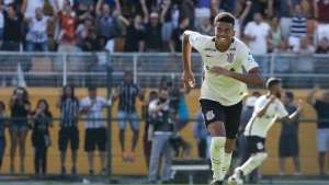 Kazim e campeões da Copinha, Carille começa a definir titulares do Corinthians
