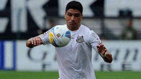 Renato mantém o equilíbrio do meio campo do Santos