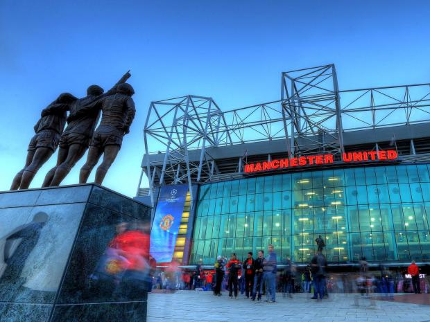 Inglês: Manchester United confirma pequeno incêndio no Old Trafford nesta segunda