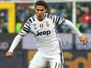 Hernanes é excluído de lista da Juventus e fica mais próximo do São Paulo