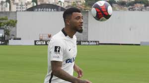 Kazim volta aos treinos e Corinthians tem só uma dúvida para estreia no Paulistão