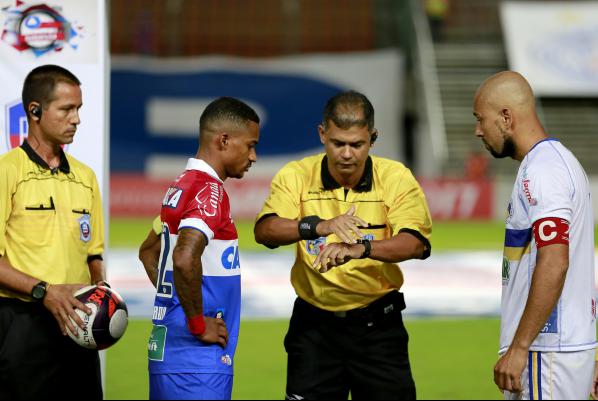 Eduardo foca em partida contra Moto Club em casa (Foto: Felipe Oliveira / Bahia)