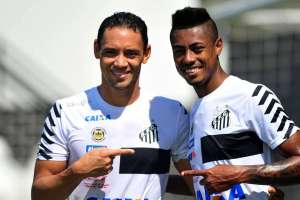 Paulistão: Após goleada, Ricardo Oliveira e Bruno Henrique participam do treino do Santos